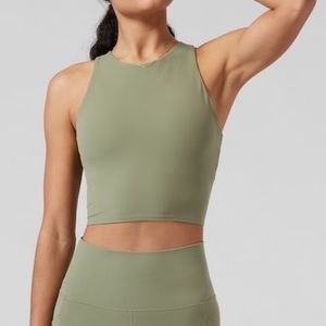 Athleta conscious crop
